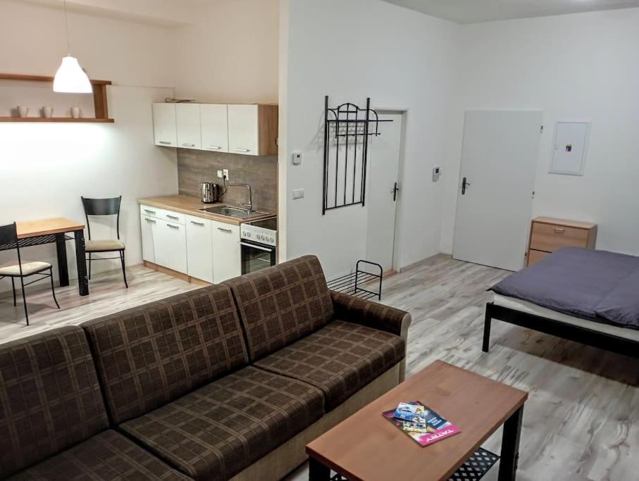 Apartament Liptovsky Mikulas Bagian luar foto